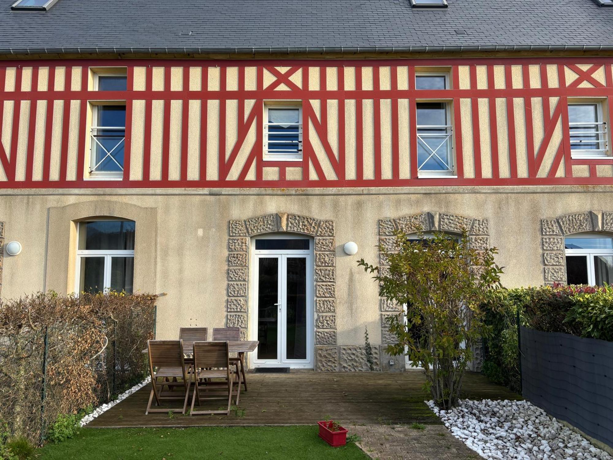Les Douves Duplex 5 Personnes Lumineux Avec Jardin Et Terrasse Amenagee , Vue Sur Chateau A 5Mn De La Mer, Proche Omaha Beach Et Bayeux Commes ภายนอก รูปภาพ